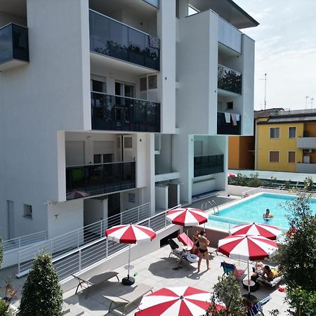Nuovo Condominio Con Piscina E Garage Bibione Kültér fotó