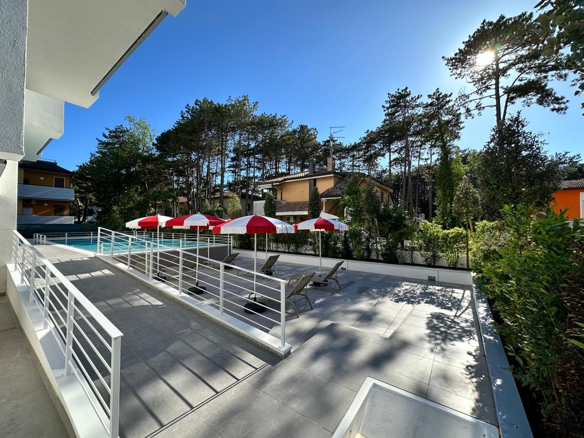 Nuovo Condominio Con Piscina E Garage Bibione Kültér fotó