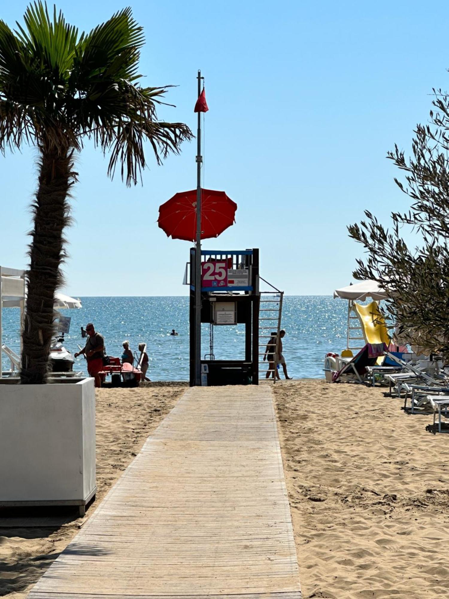 Nuovo Condominio Con Piscina E Garage Bibione Kültér fotó